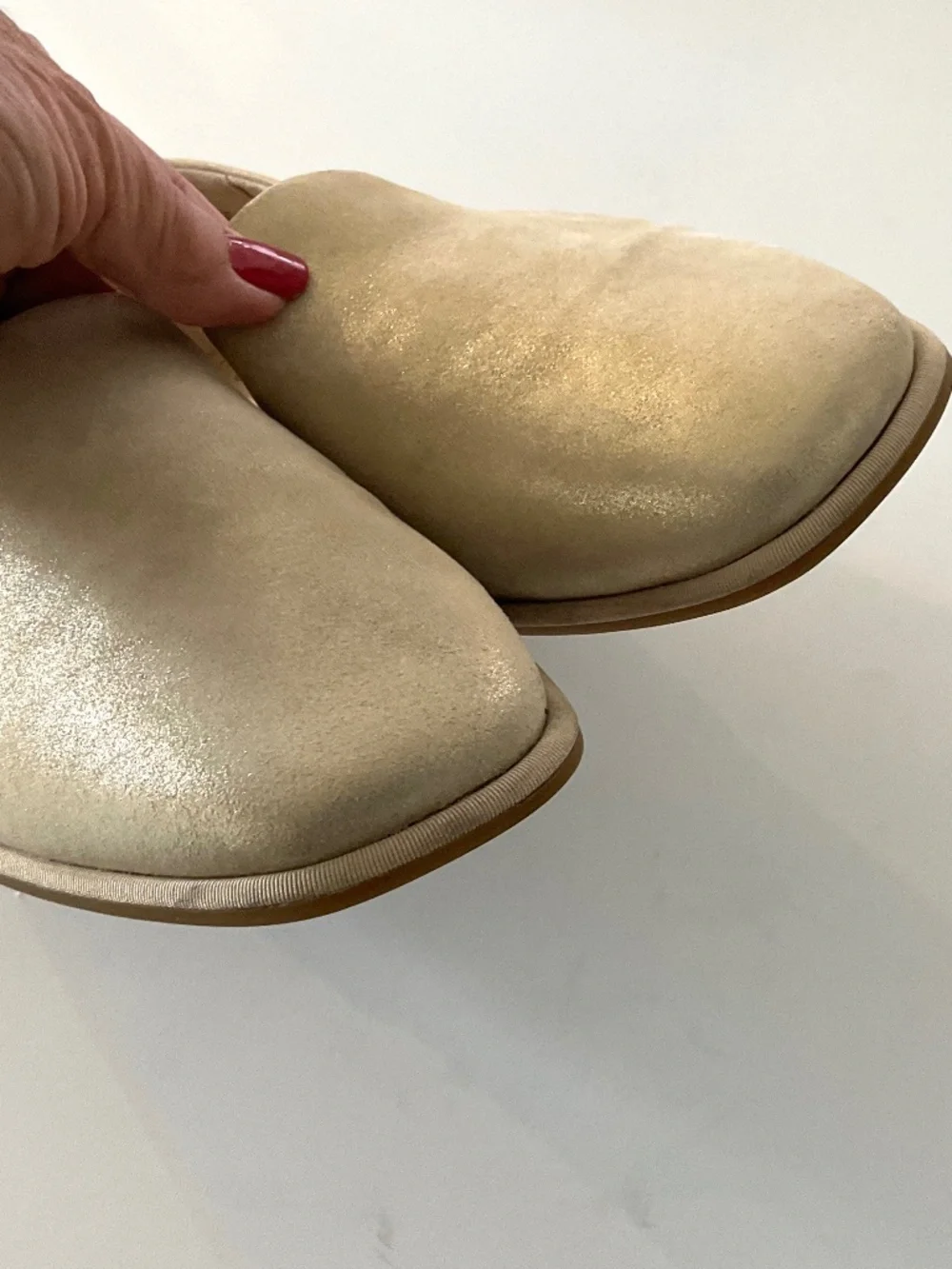 VIONIC Willa 2.0 Slip-On Leather Loafer in Shimmering Pale Gold Size 9